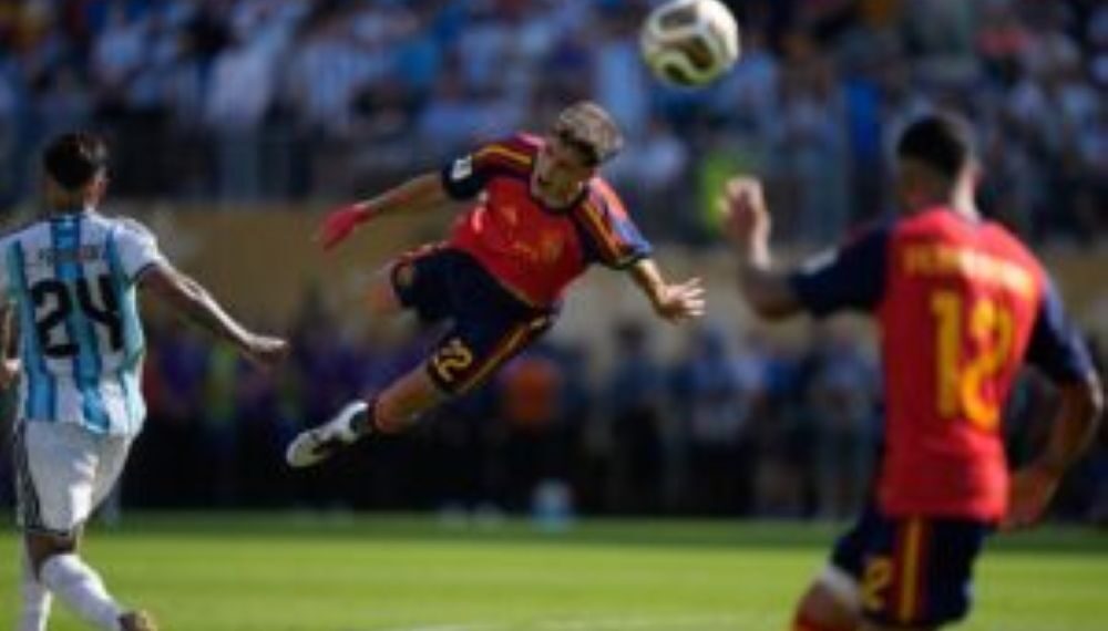 Spain and 10-man Argentina head into extra time after goalless World Cup final